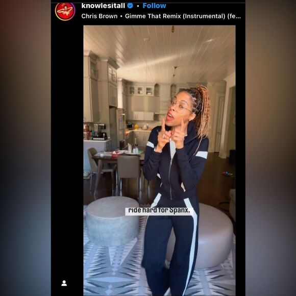 Spanx Women’s Size Large Tall AirEssentials Navy Blue Striped White Pants - Picture 8 of 16